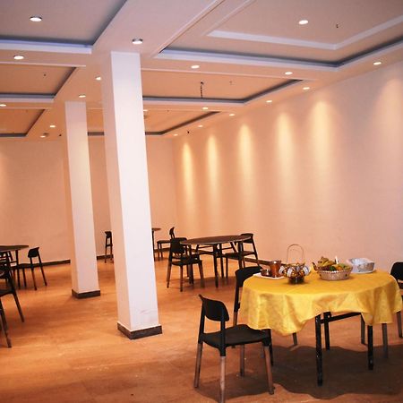 Lemonwood Suites By F9 Hotels - Trivoli Garden Chhatarpur New Delhi Buitenkant foto
