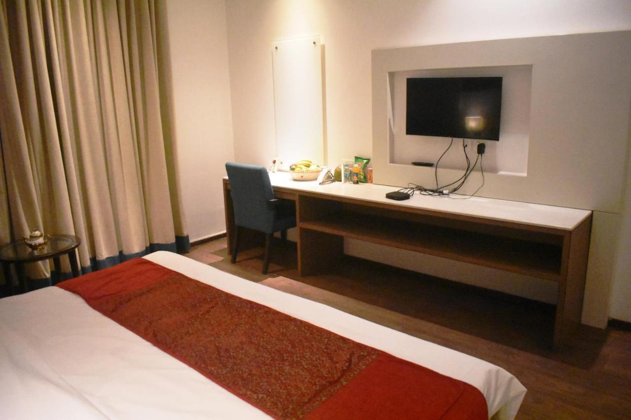 Lemonwood Suites By F9 Hotels - Trivoli Garden Chhatarpur New Delhi Buitenkant foto