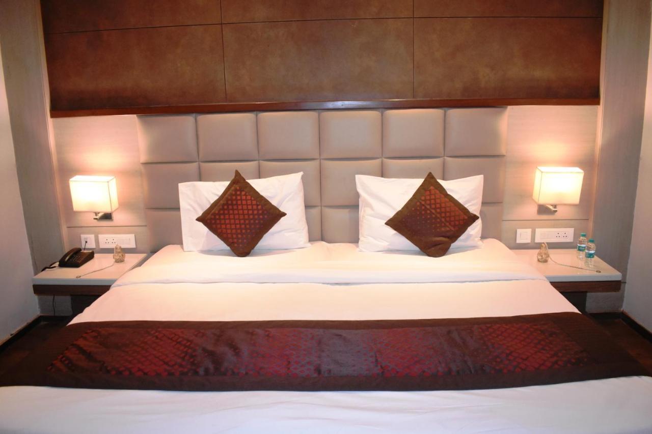 Lemonwood Suites By F9 Hotels - Trivoli Garden Chhatarpur New Delhi Buitenkant foto