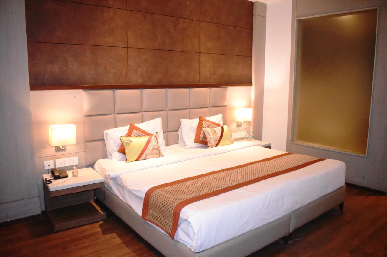 Lemonwood Suites By F9 Hotels - Trivoli Garden Chhatarpur New Delhi Buitenkant foto