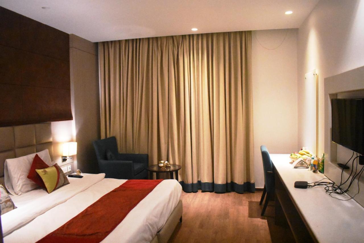 Lemonwood Suites By F9 Hotels - Trivoli Garden Chhatarpur New Delhi Buitenkant foto