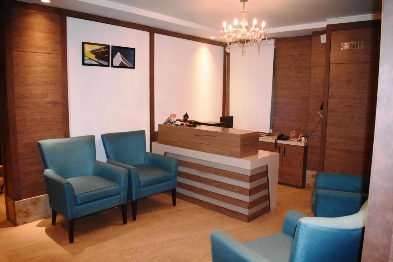 Lemonwood Suites By F9 Hotels - Trivoli Garden Chhatarpur New Delhi Buitenkant foto